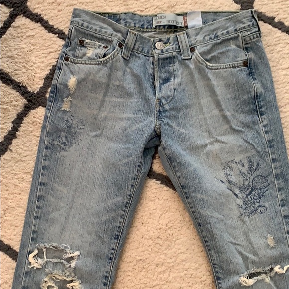 Levi's Denim - Destressed Levi jeans